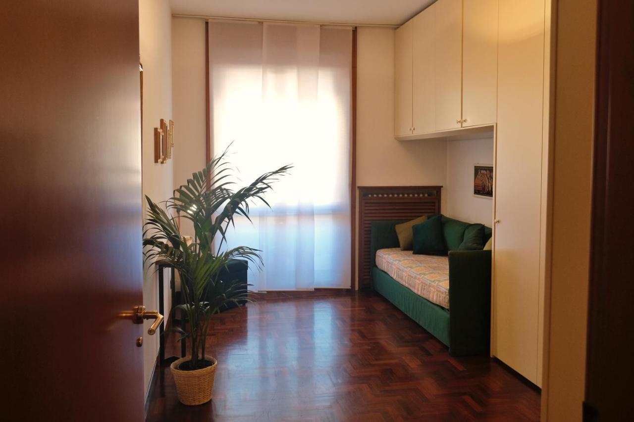 Best Way Rent - Apartments Near Tre Torri District Milaan Buitenkant foto