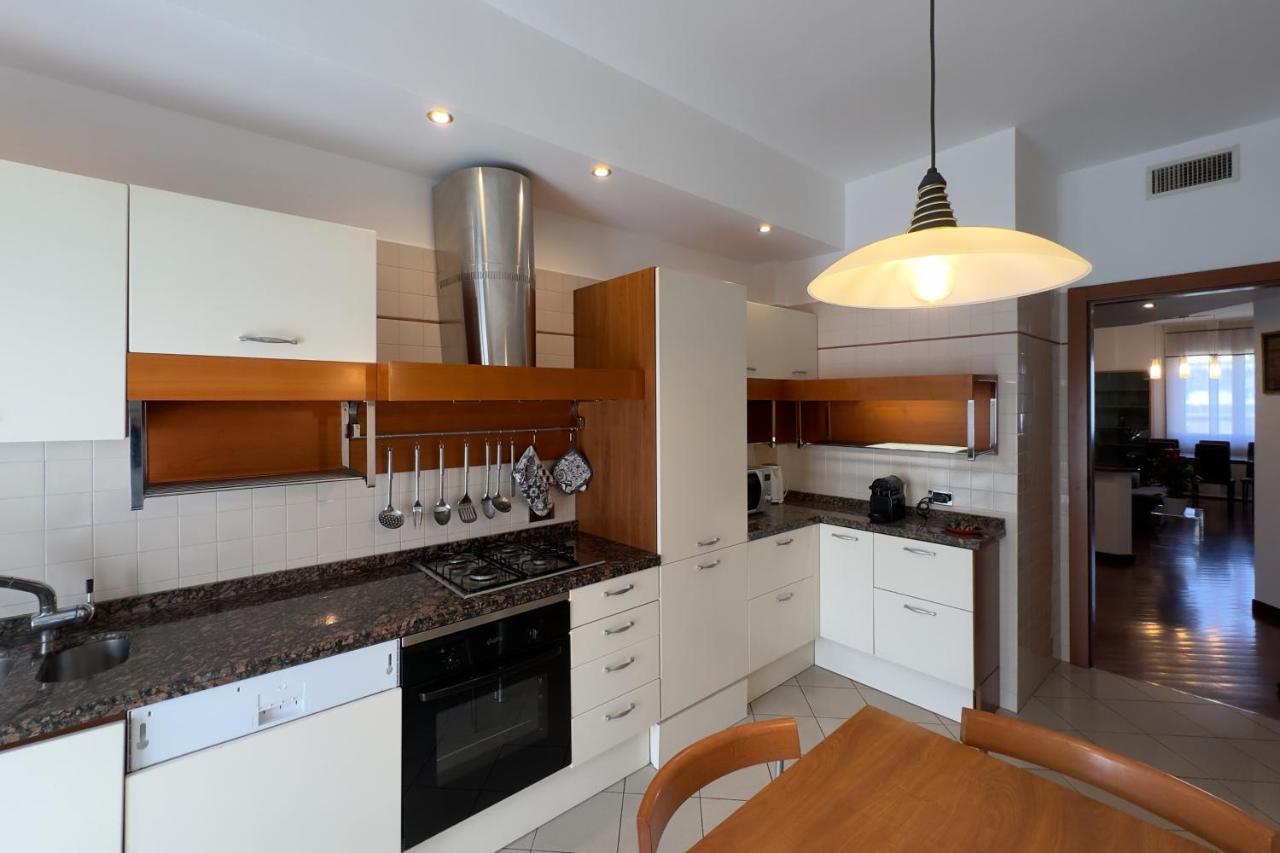Best Way Rent - Apartments Near Tre Torri District Milaan Buitenkant foto