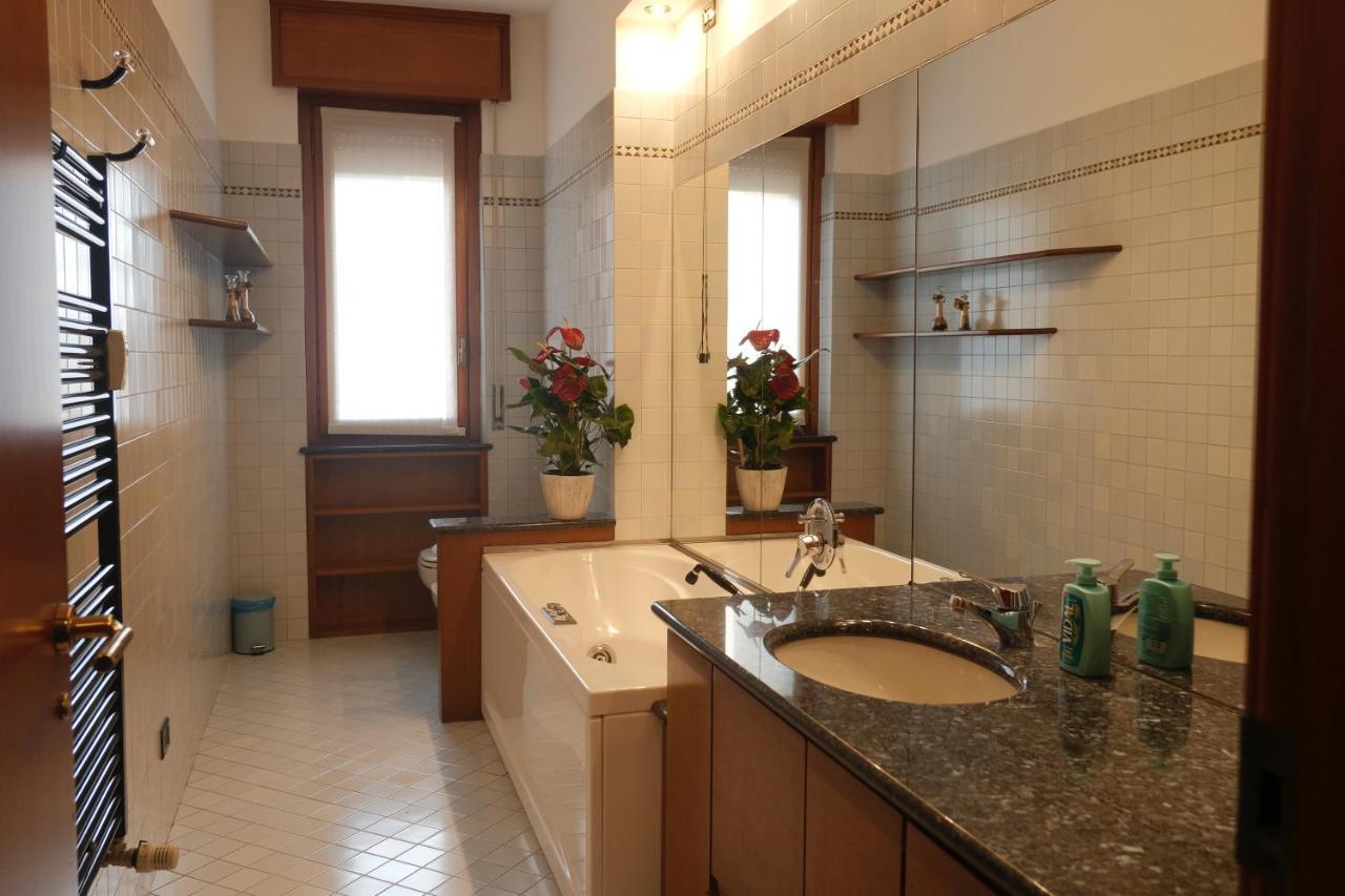 Best Way Rent - Apartments Near Tre Torri District Milaan Buitenkant foto