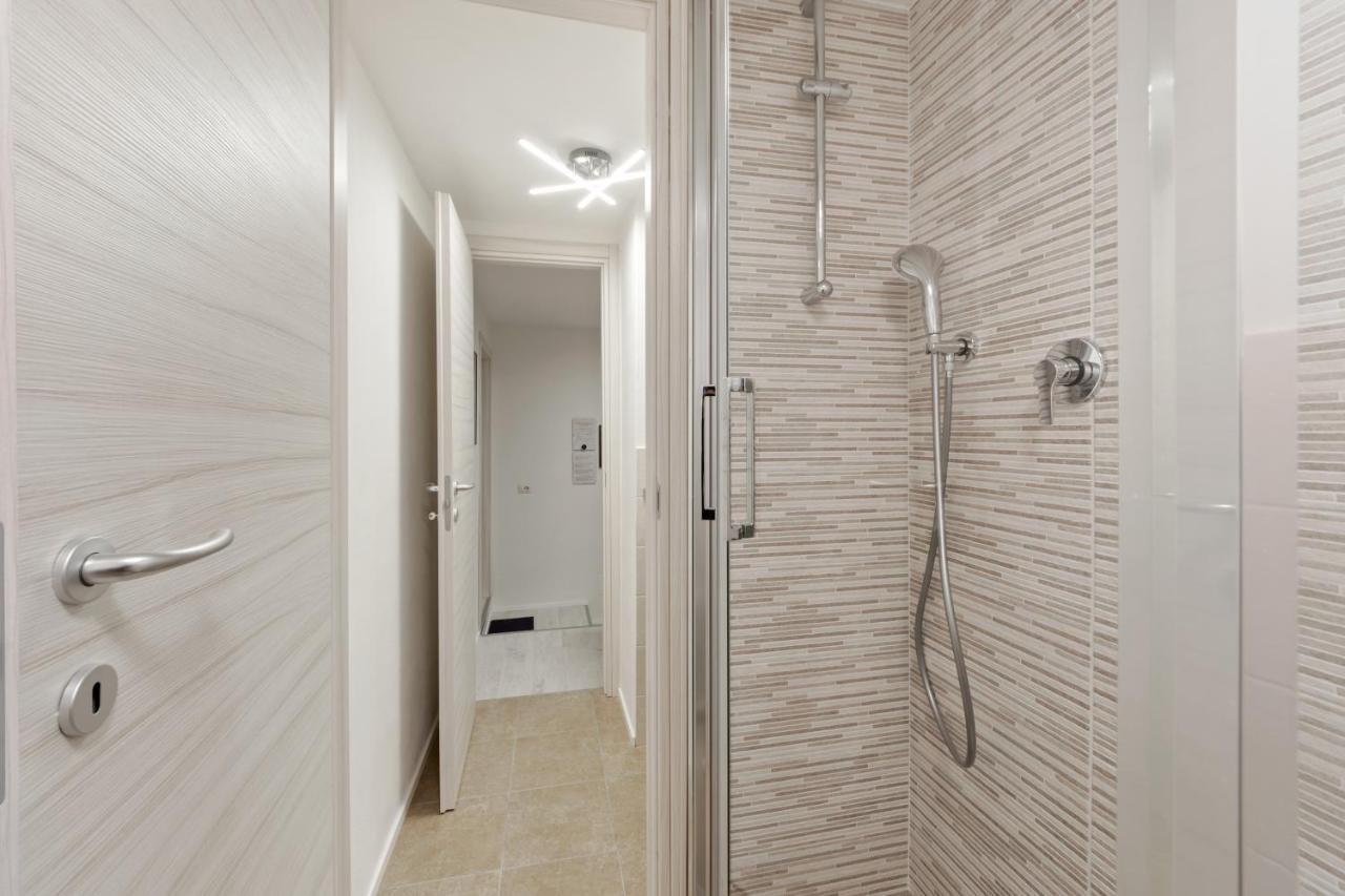 Best Way Rent - Apartments Near Tre Torri District Milaan Buitenkant foto